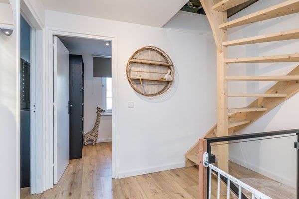 Foto - Te koop: Instapklare gemoderniseerde geschakelde 2 onder 1 kap woning met aanbouw, 3 slaapkamers, garage en een tuin in Voerendaal